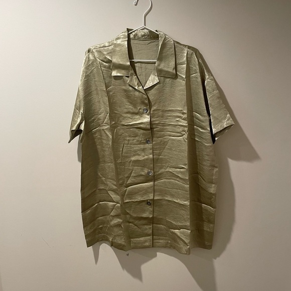 PRIORY Edition Shirt in Crushed Slinky Pistachio Size M/L​​​ - Picture 4 of 4